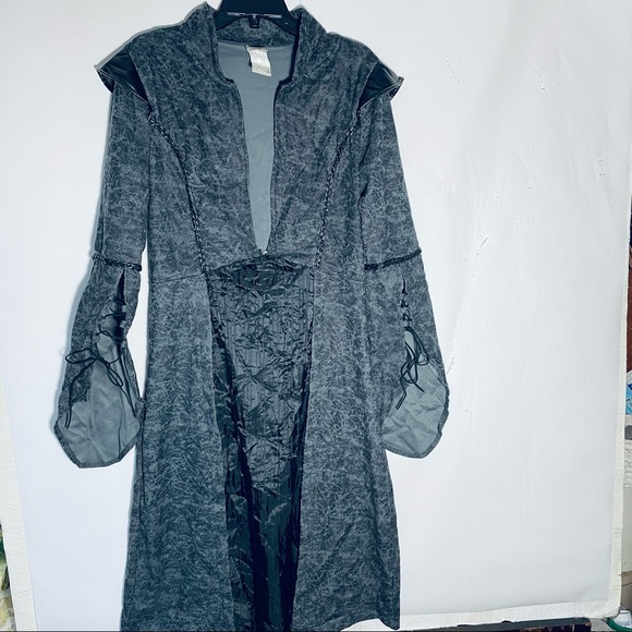 Spirit Halloween Winter Warrier L Halloween Costume - Picture 2 of 10